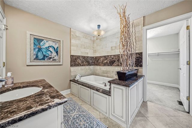 5432 Brook Run Drive, Medina, OH 44256