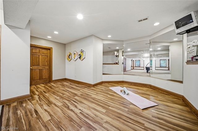 5432 Brook Run Drive, Medina, OH 44256