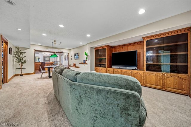 5432 Brook Run Drive, Medina, OH 44256