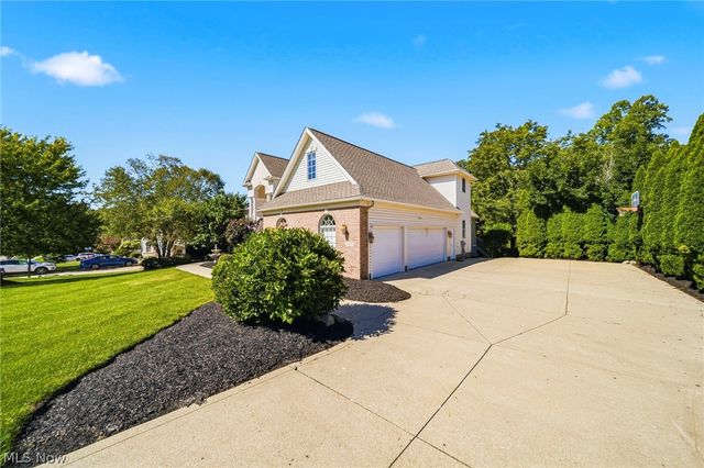 5432 Brook Run Drive, Medina, OH 44256