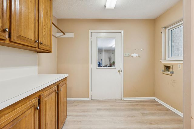 1616 Avenue R, Huntsville, TX 77340