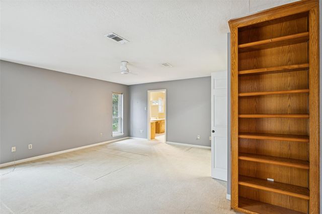 1616 Avenue R, Huntsville, TX 77340