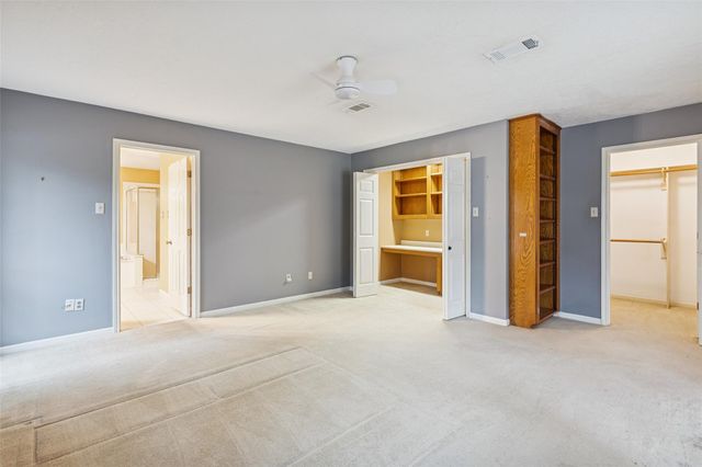 1616 Avenue R, Huntsville, TX 77340