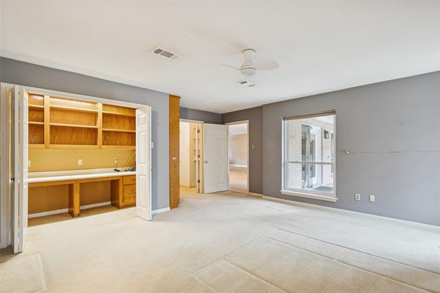 1616 Avenue R, Huntsville, TX 77340