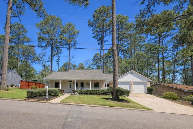 1616 Avenue R, Huntsville, TX 77340