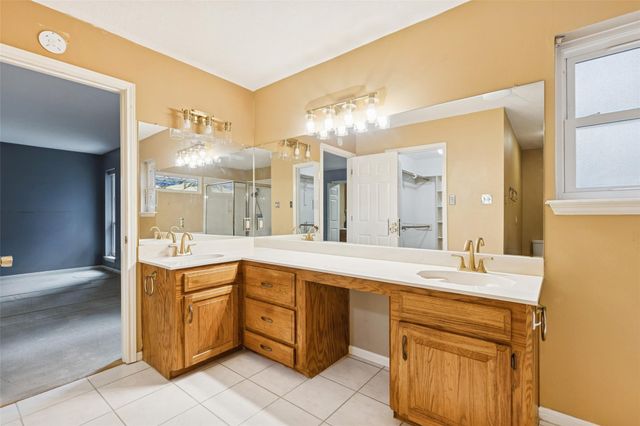 1616 Avenue R, Huntsville, TX 77340