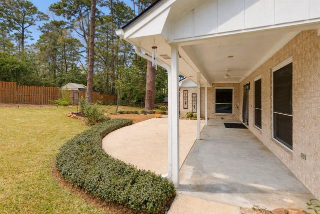 1616 Avenue R, Huntsville, TX 77340