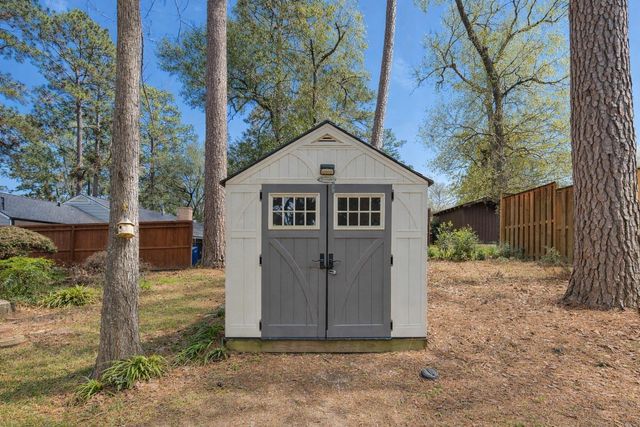 1616 Avenue R, Huntsville, TX 77340