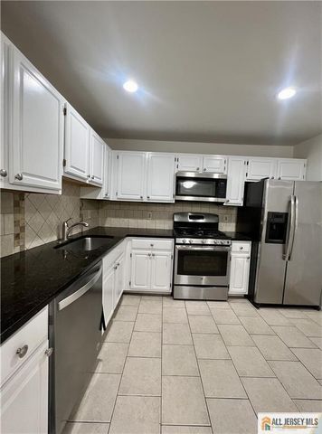 392 Lackland Avenue 392, Piscataway, NJ 08854