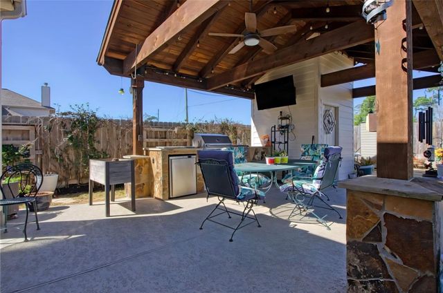 22734 Newcourt Place Street, Tomball, TX 77375