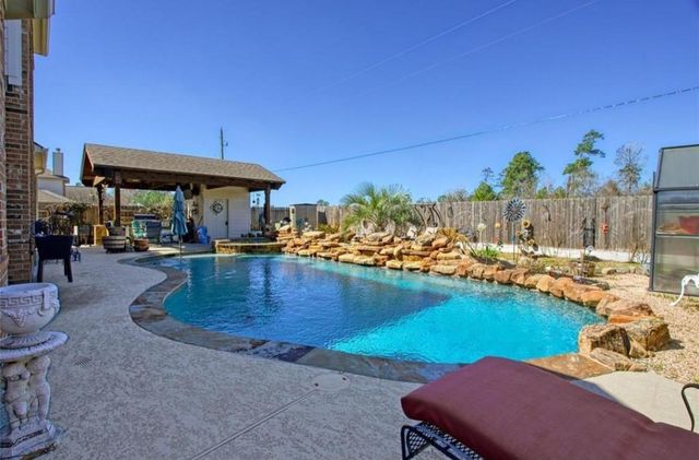 22734 Newcourt Place Street, Tomball, TX 77375