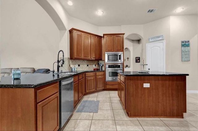 22734 Newcourt Place Street, Tomball, TX 77375