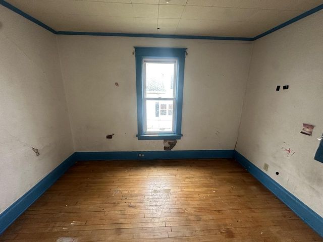 1225 S 61st STREET, West Allis, WI 53214