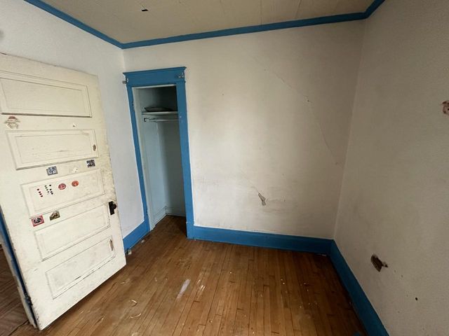 1225 S 61st STREET, West Allis, WI 53214