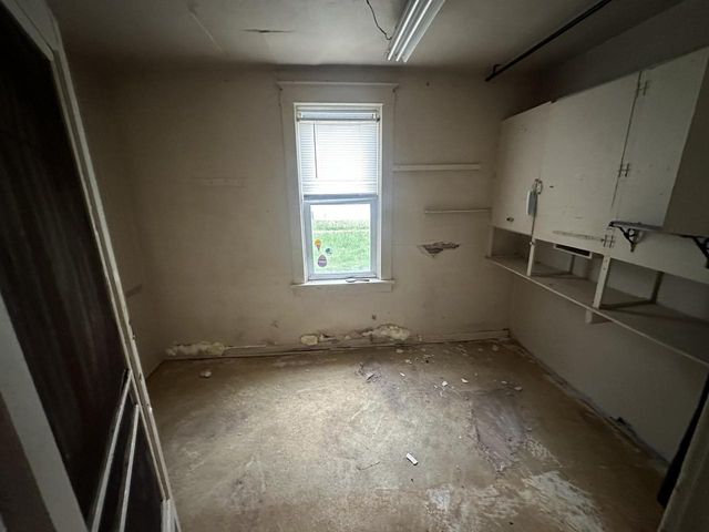 1225 S 61st STREET, West Allis, WI 53214