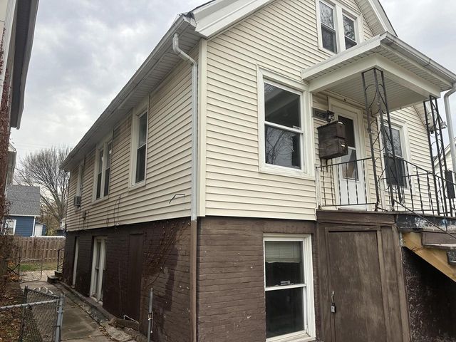 1225 S 61st STREET, West Allis, WI 53214