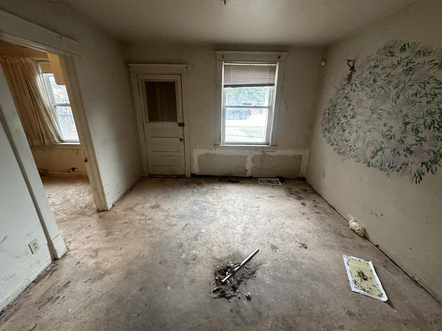 1225 S 61st STREET, West Allis, WI 53214