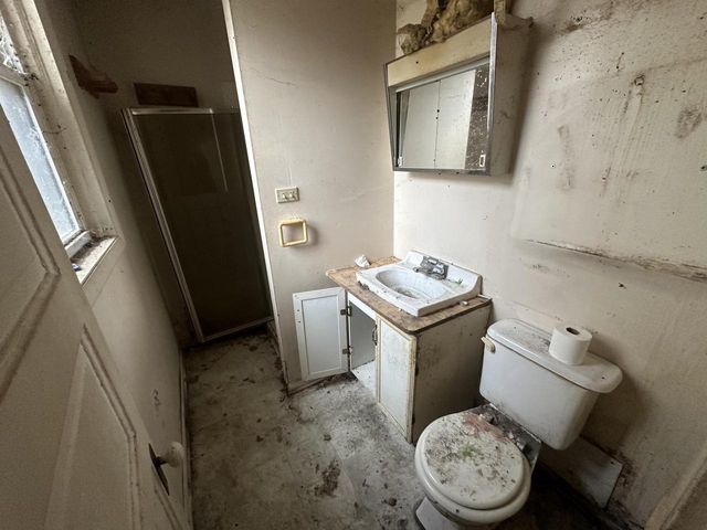 1225 S 61st STREET, West Allis, WI 53214