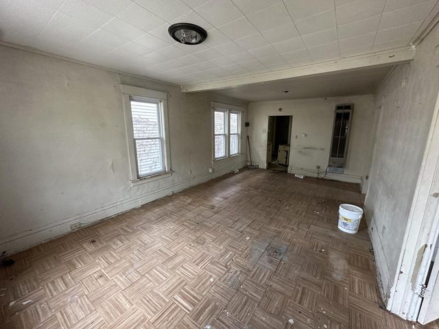 1225 S 61st STREET, West Allis, WI 53214