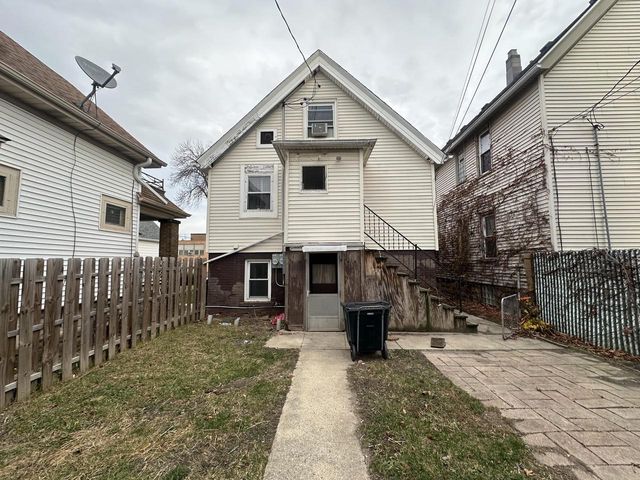 1225 S 61st STREET, West Allis, WI 53214