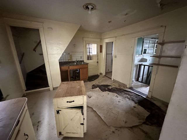 1225 S 61st STREET, West Allis, WI 53214