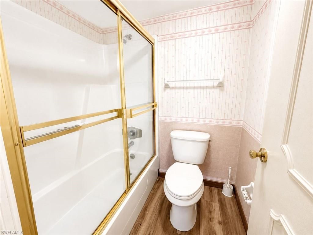 Image 13 of property listing at 4116 SE 20th PL 102, Cape Coral, FL 33904