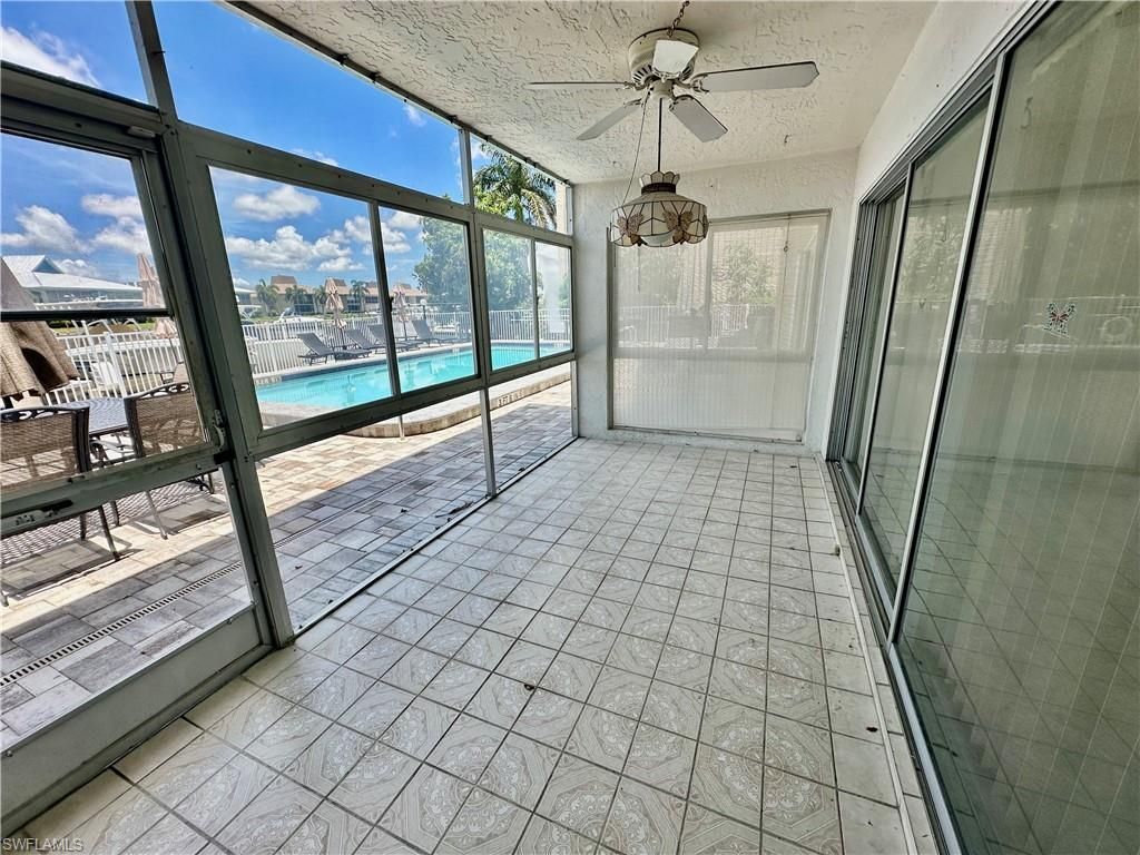 Image 16 of property listing at 4116 SE 20th PL 102, Cape Coral, FL 33904