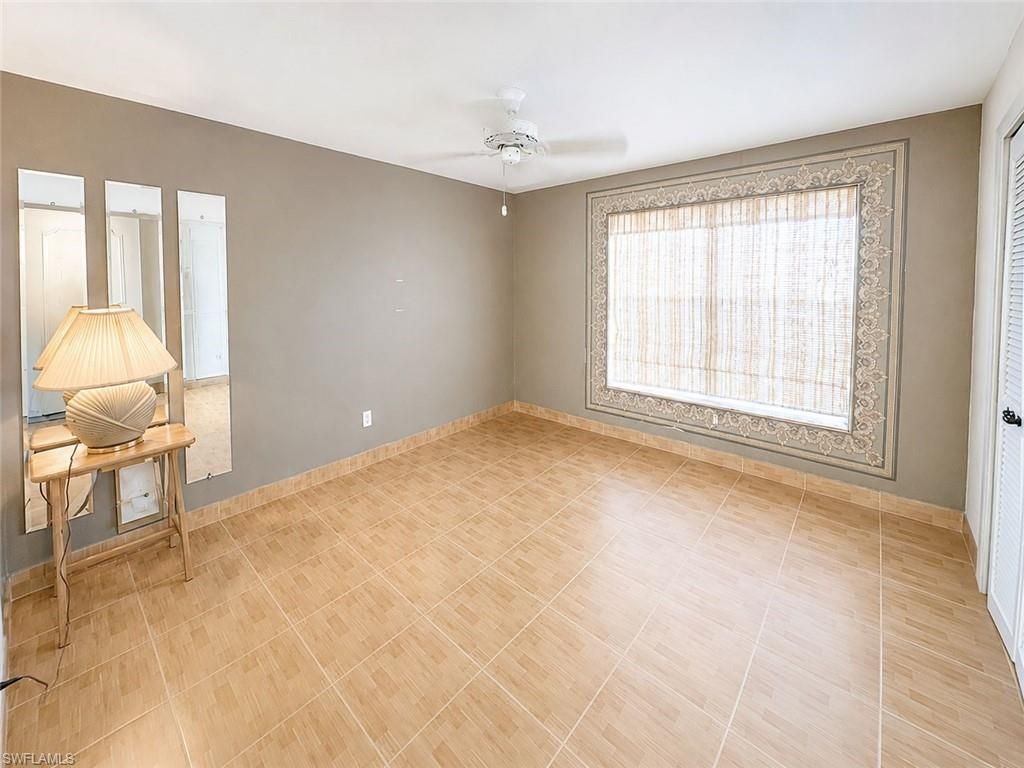 Image 8 of property listing at 4116 SE 20th PL 102, Cape Coral, FL 33904