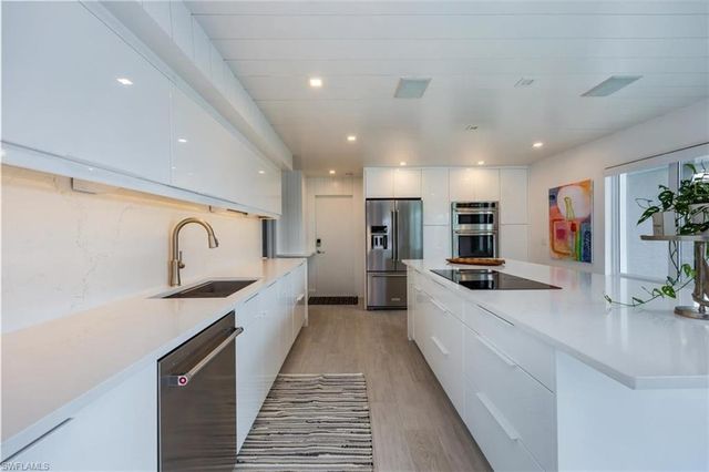 1100 8th AVE S 123F, Naples, FL 34102