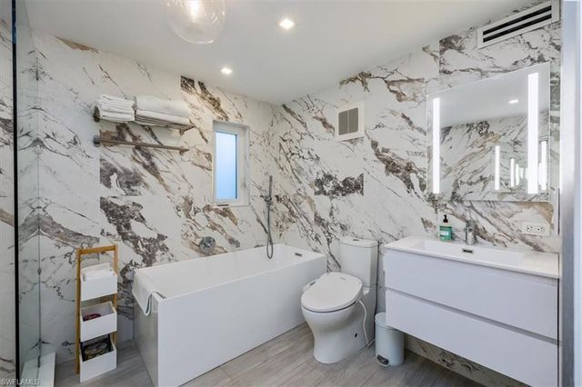 1100 8th AVE S 123F, Naples, FL 34102