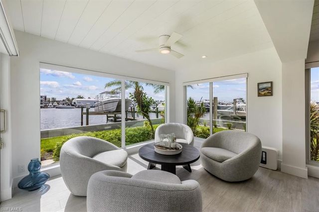 1100 8th AVE S 123F, Naples, FL 34102
