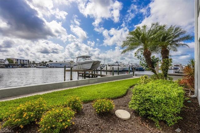 1100 8th AVE S 123F, Naples, FL 34102