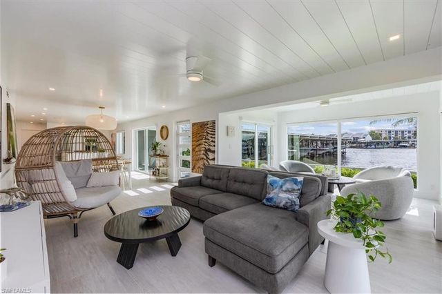 1100 8th AVE S 123F, Naples, FL 34102