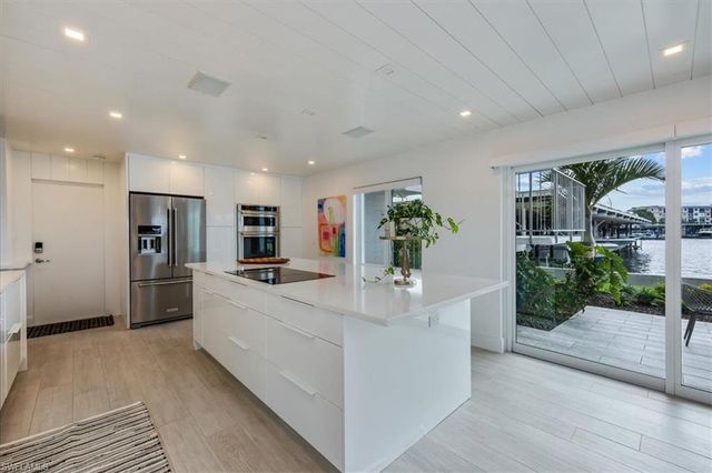 1100 8th AVE S 123F, Naples, FL 34102