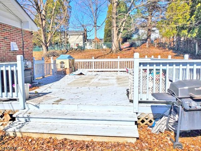 52 Valley View Rd, High Bridge Boro, NJ 08829