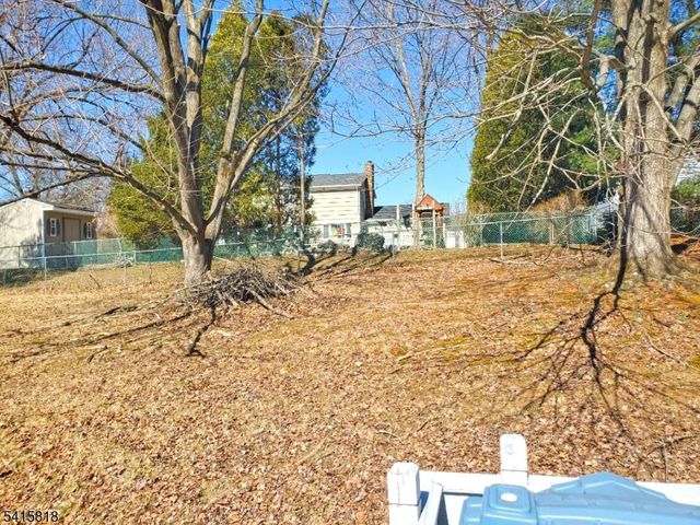 52 Valley View Rd, High Bridge Boro, NJ 08829