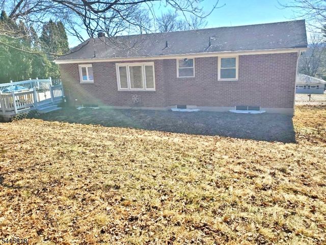 52 Valley View Rd, High Bridge Boro, NJ 08829