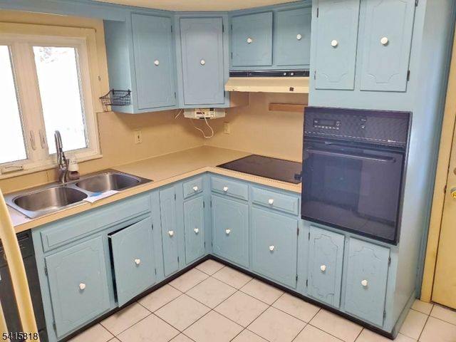 52 Valley View Rd, High Bridge Boro, NJ 08829