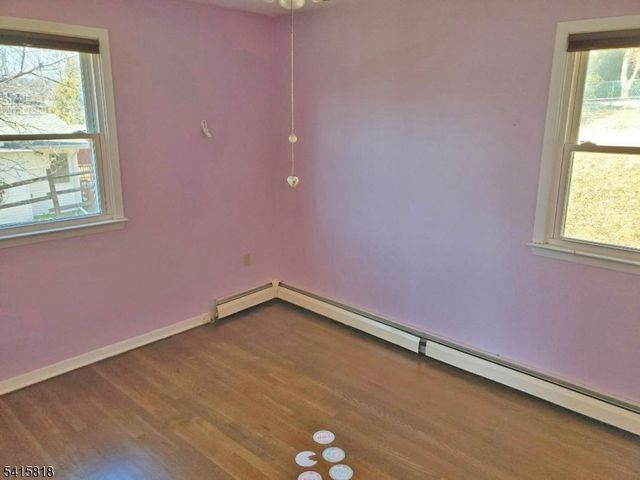 52 Valley View Rd, High Bridge Boro, NJ 08829