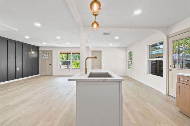 6527 Beekman Road, Houston, TX 77021