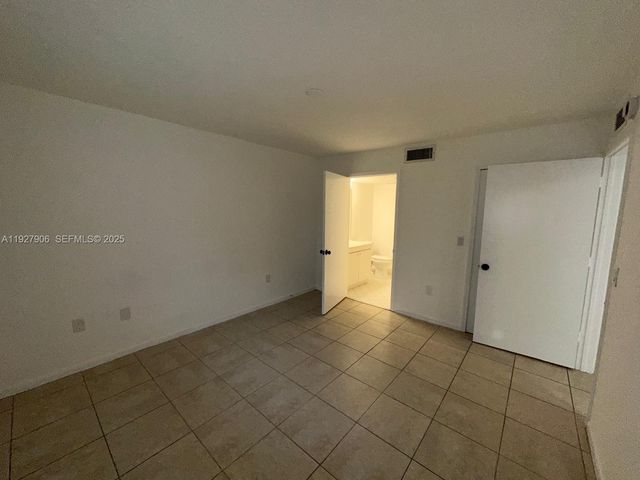 2911 SE 13th Rd 101-40, Homestead, FL 33035