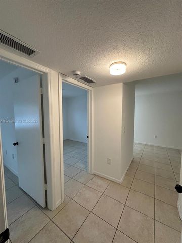 2911 SE 13th Rd 101-40, Homestead, FL 33035