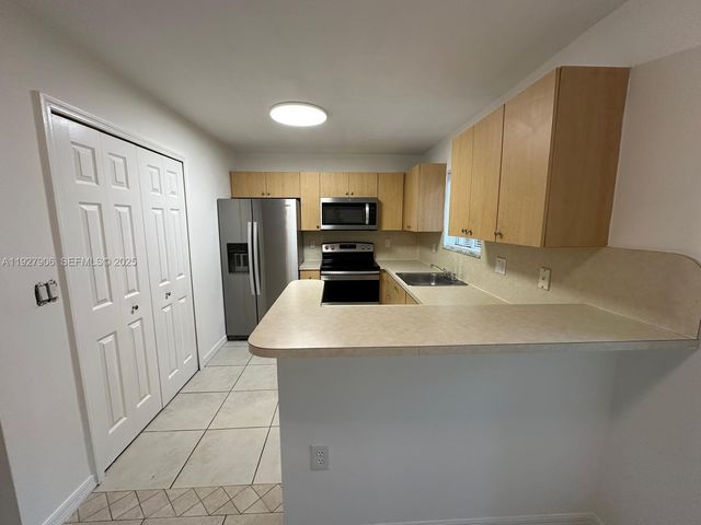2911 SE 13th Rd 101-40, Homestead, FL 33035