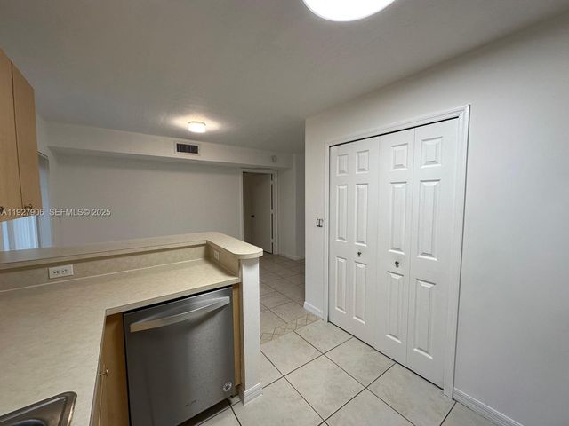 2911 SE 13th Rd 101-40, Homestead, FL 33035