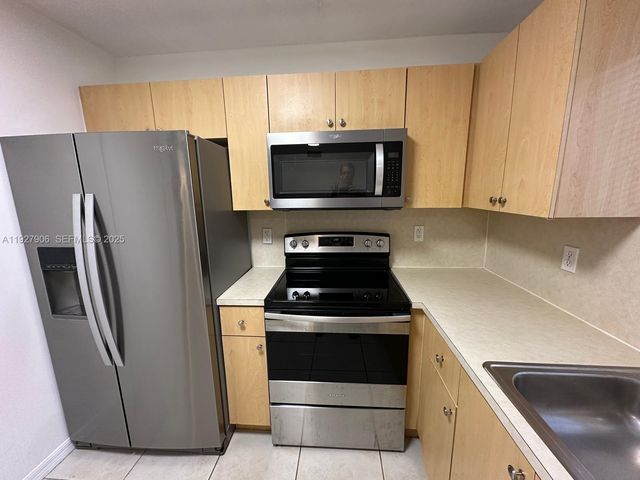 2911 SE 13th Rd 101-40, Homestead, FL 33035