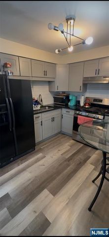 15 Hensler Street, Newark, NJ 07105
