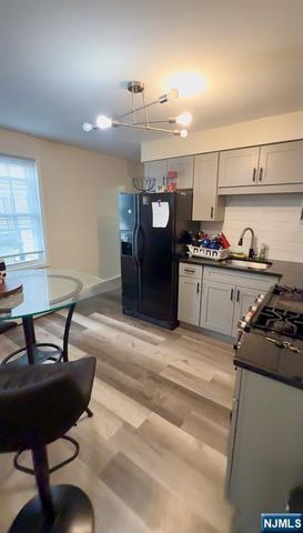 15 Hensler Street, Newark, NJ 07105