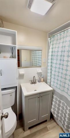 15 Hensler Street, Newark, NJ 07105