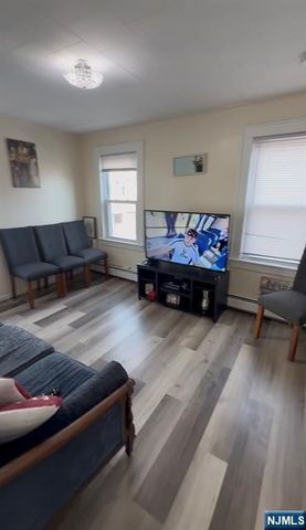 15 Hensler Street, Newark, NJ 07105