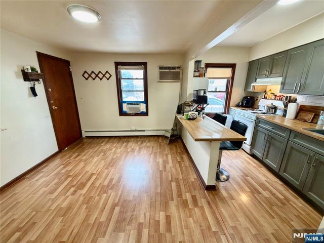 15 Hensler Street, Newark, NJ 07105